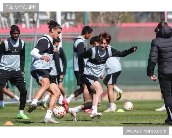 邓捷夫回忆童年踢球经历与训练启蒙